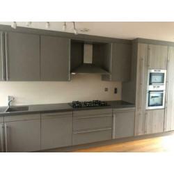 Complete mooie ruime keuken incl inbouwapparatuur