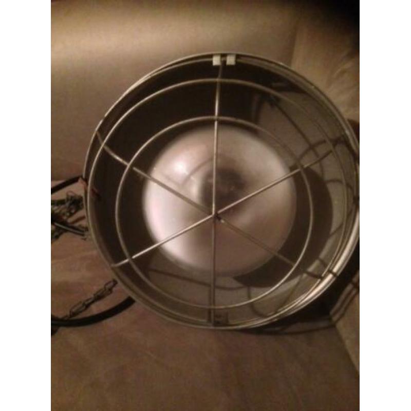 Brocante oude metalen broedlamp