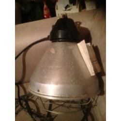 Brocante oude metalen broedlamp