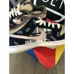 Nike Dunk low Travis scott Size 10
