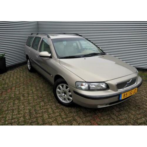 Volvo V70 2.4 140pk Comfort Line AUTOM. CLIMA CRUISE YOUNGTI