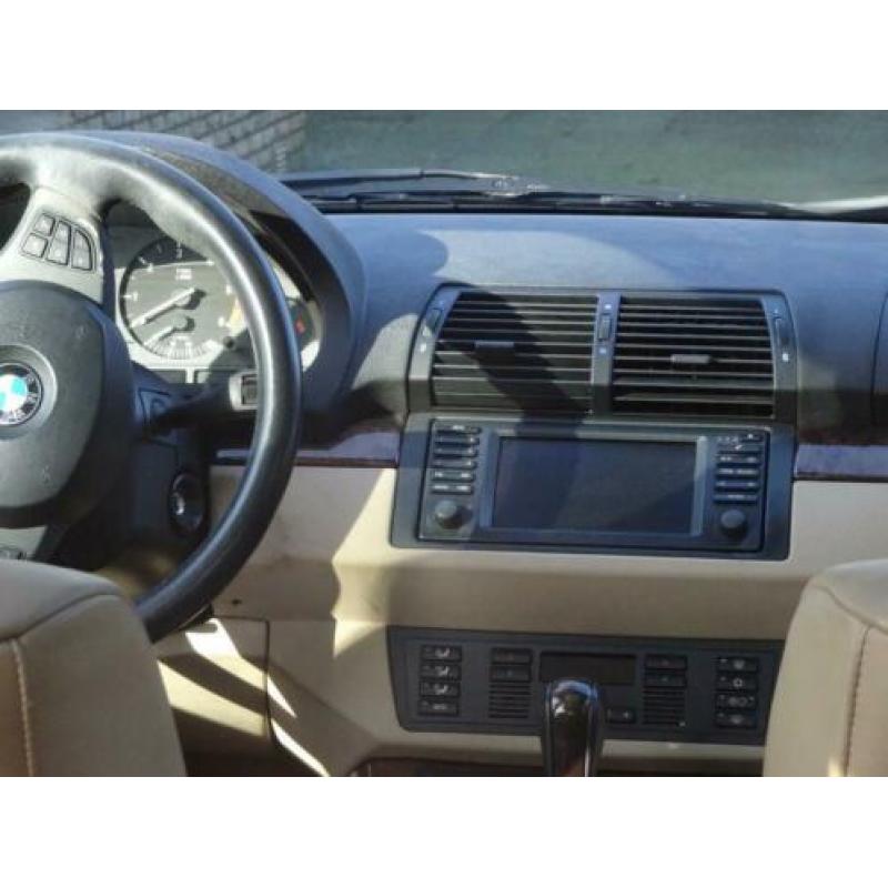 BMW X-5 Reihe grijs
