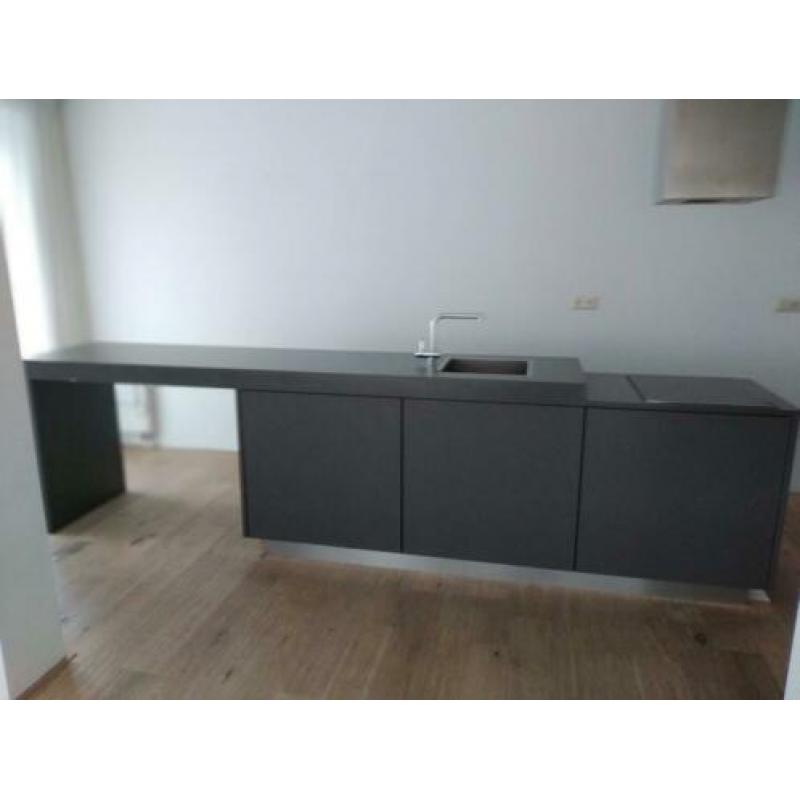 Moderne designkeuken met Koffieapparaat Siemens en Afzuiging