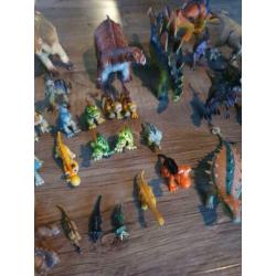 Veel soorten dinosaurussen 48 stuks