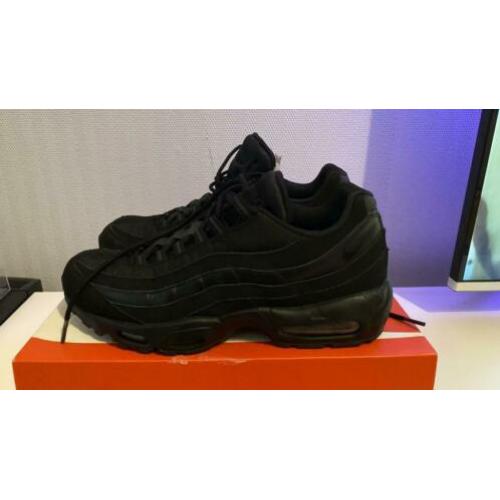 Nike air Max 95 triple black Us10 44 28cm