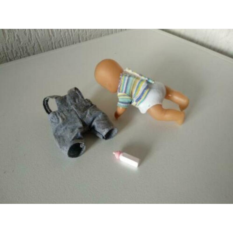 Simba poppenhuis baby popje met flesje