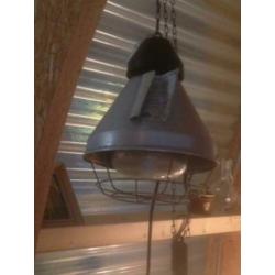 Brocante oude metalen broedlamp
