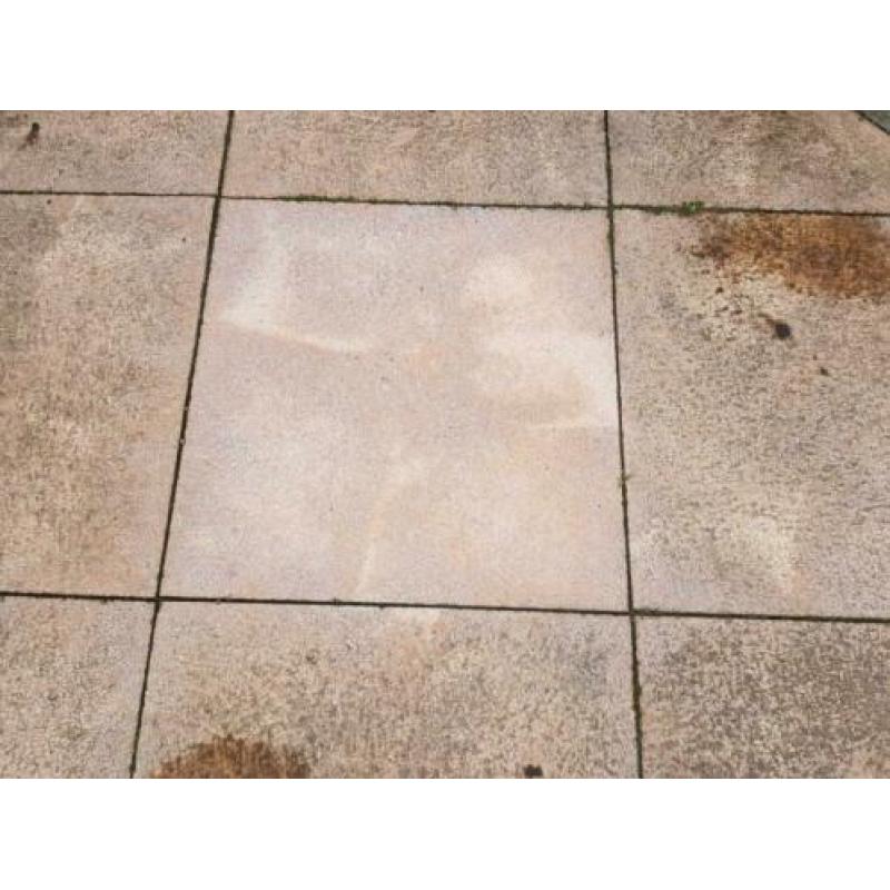 Tegels in goede staat voor in de tuin 60x60