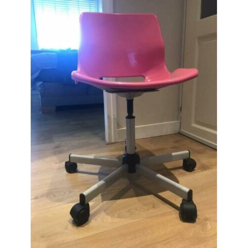 Mooie roze Ikea bureaustoel