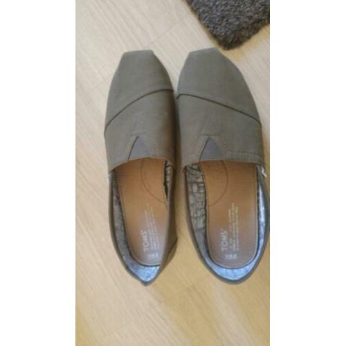 Toms olijfgroen maat 41