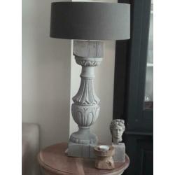 robuuste houten balusterlamp