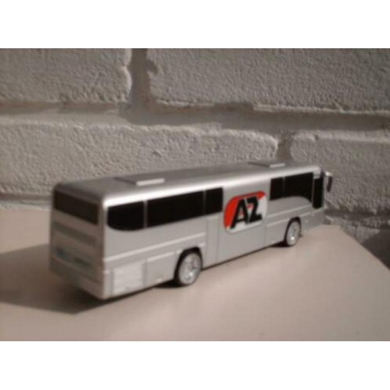 Keurige spelersbus AZ schaal 1:64