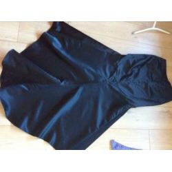 Trouwjurk M aparte lange zwarte rok met sleep en lila top