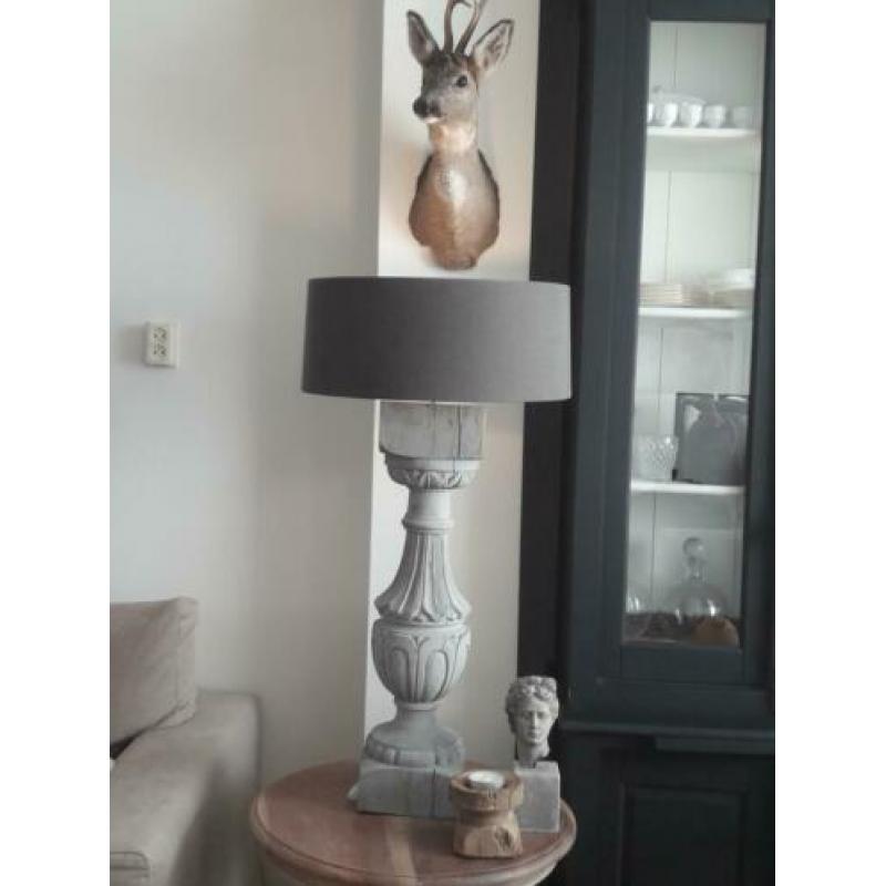 robuuste houten balusterlamp
