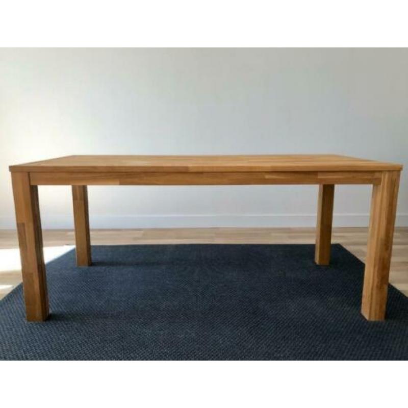Houten eettafel