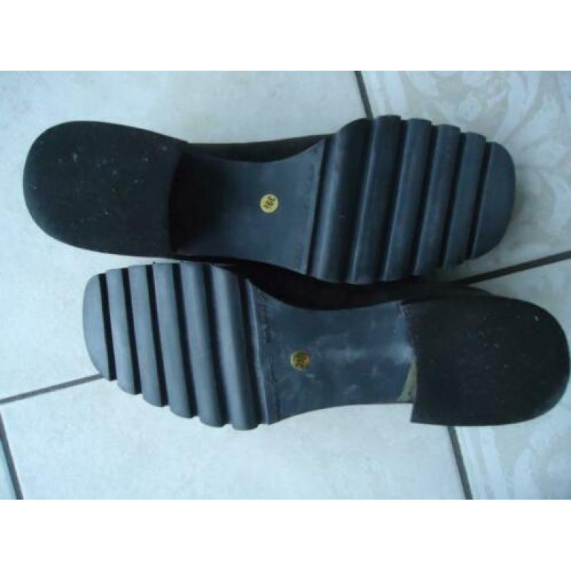 Lage suede instappers van Andrea Caffe maat 38,5