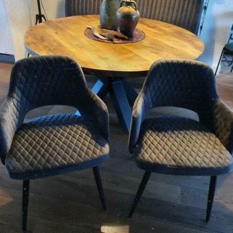 Nieuwe velvet stoelen €59,- p.s bezorgen mogelijk!