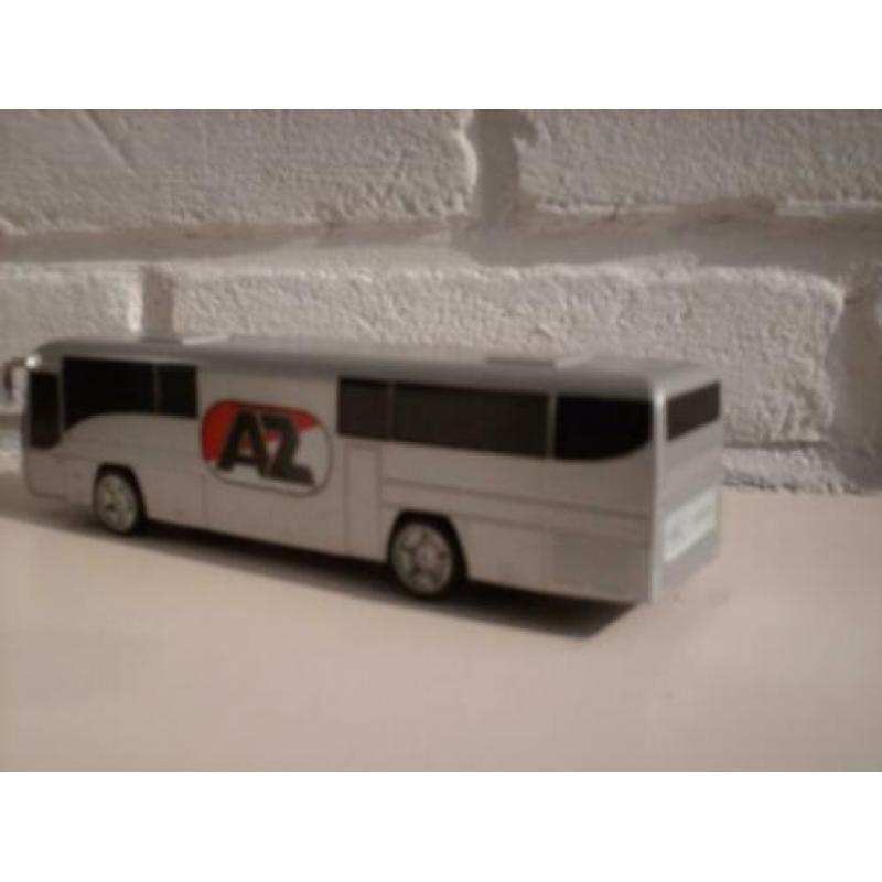 Keurige spelersbus AZ schaal 1:64