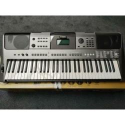 Yamaha PSR-I 1500 keyboard