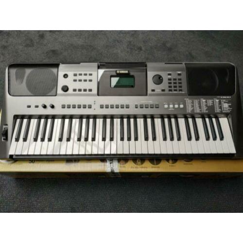 Yamaha PSR-I 1500 keyboard
