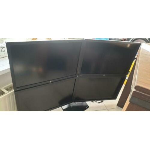 2x of 4x HP Z24i IPS 1920x1200 LED schermen met standaard