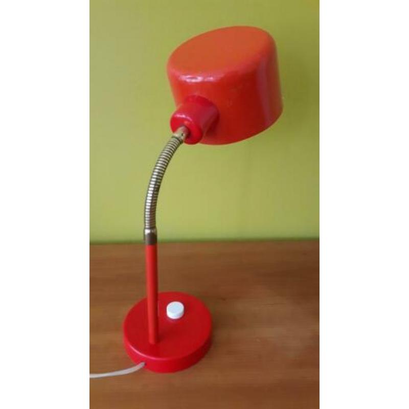Leuke retro oranje bureaulamp jaren 70 met drukknop