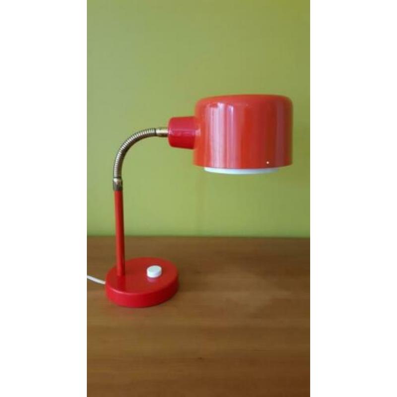 Leuke retro oranje bureaulamp jaren 70 met drukknop