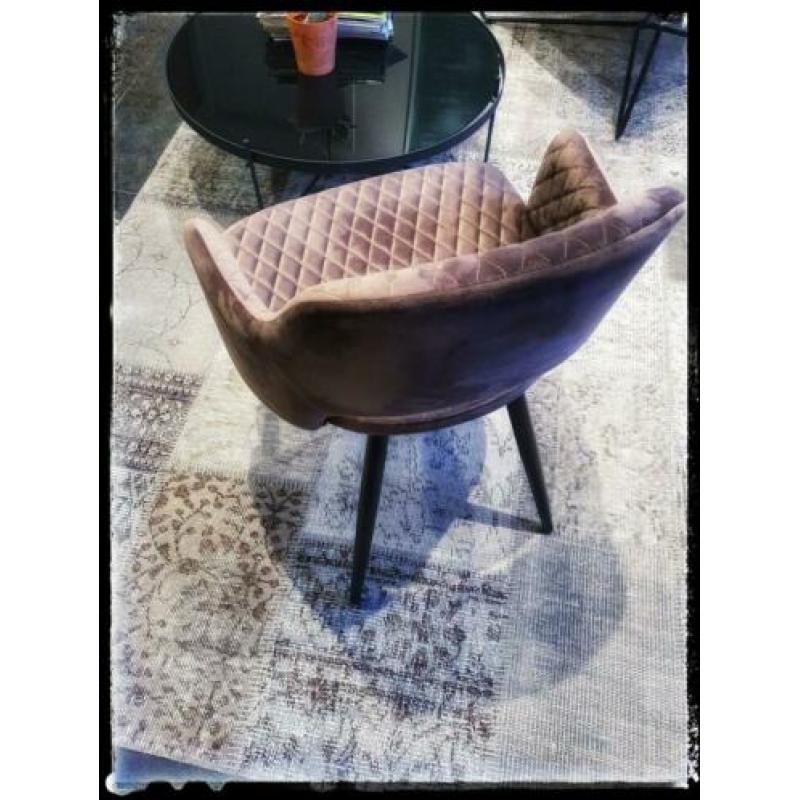 Nieuwe velvet stoelen €59,- p.s bezorgen mogelijk!