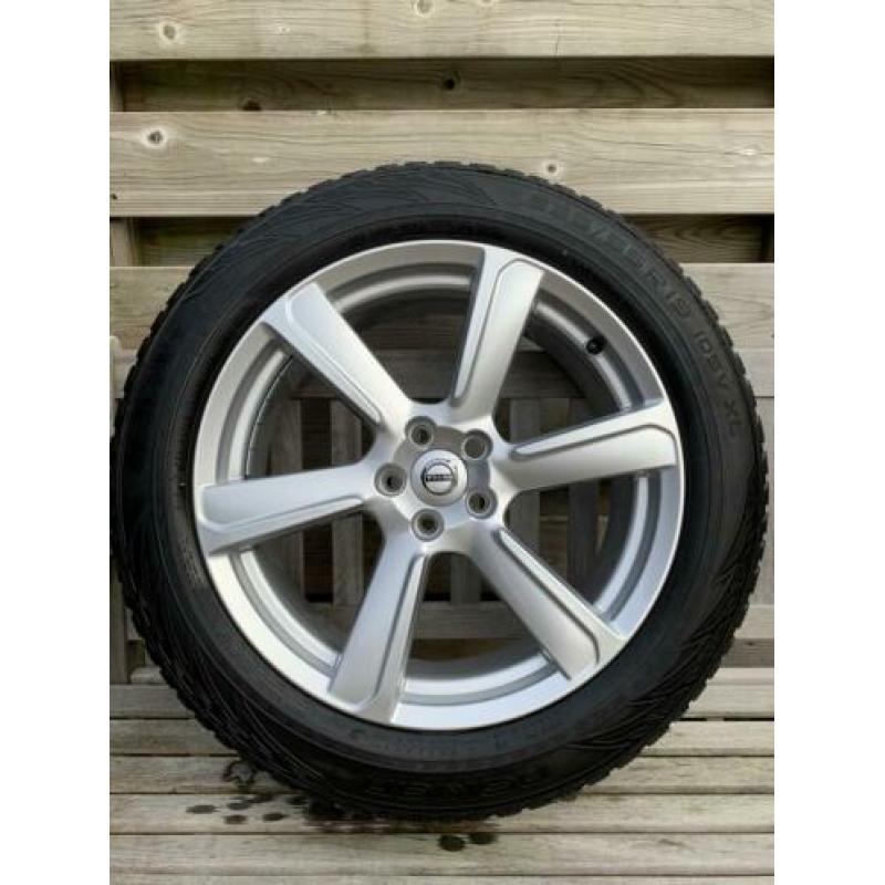 Volvo 19 inch 6-spaaks Turbine 235/55/19 met Nokian winter