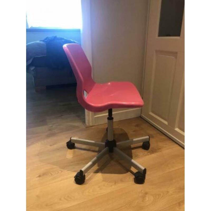 Mooie roze Ikea bureaustoel