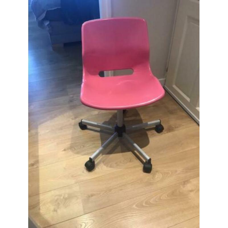 Mooie roze Ikea bureaustoel