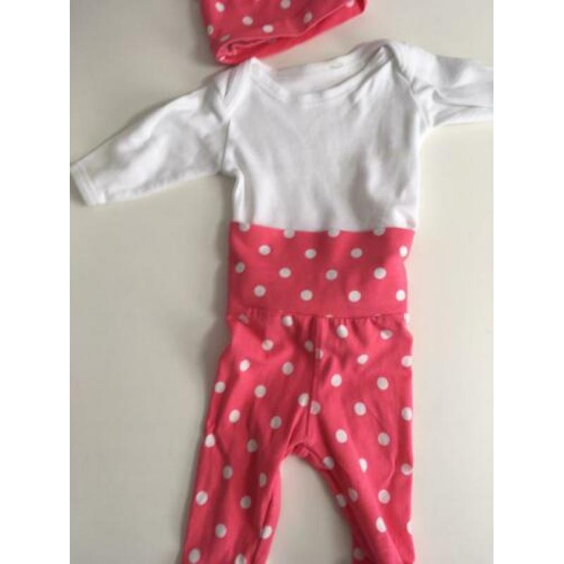 Babykleertjes maat 56