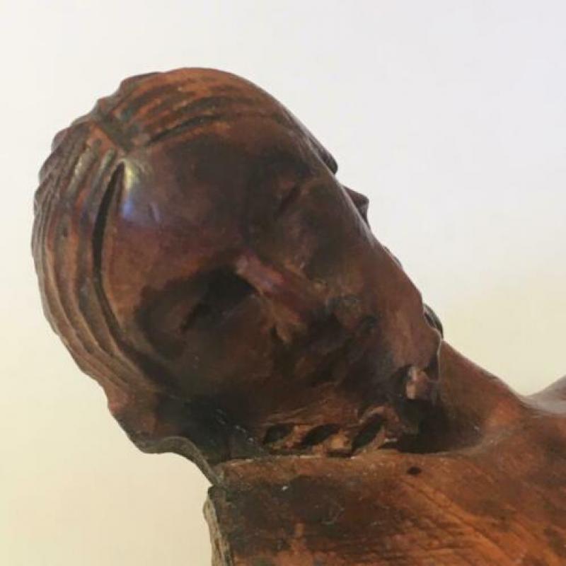 Antieke Corpus Christi, hout, 21 cm.