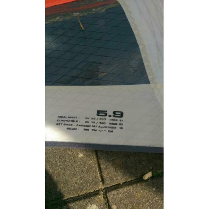 Neil Pride surfzeil 7.4 en 5.9 (prijs is per stuk).