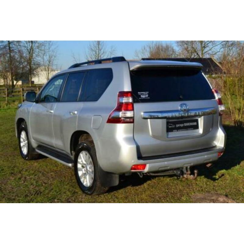 Toyota Land Cruiser 3.0 D-4D-F Executive Blind Van Grijs ken