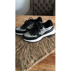 Leuke sneakers maat 39