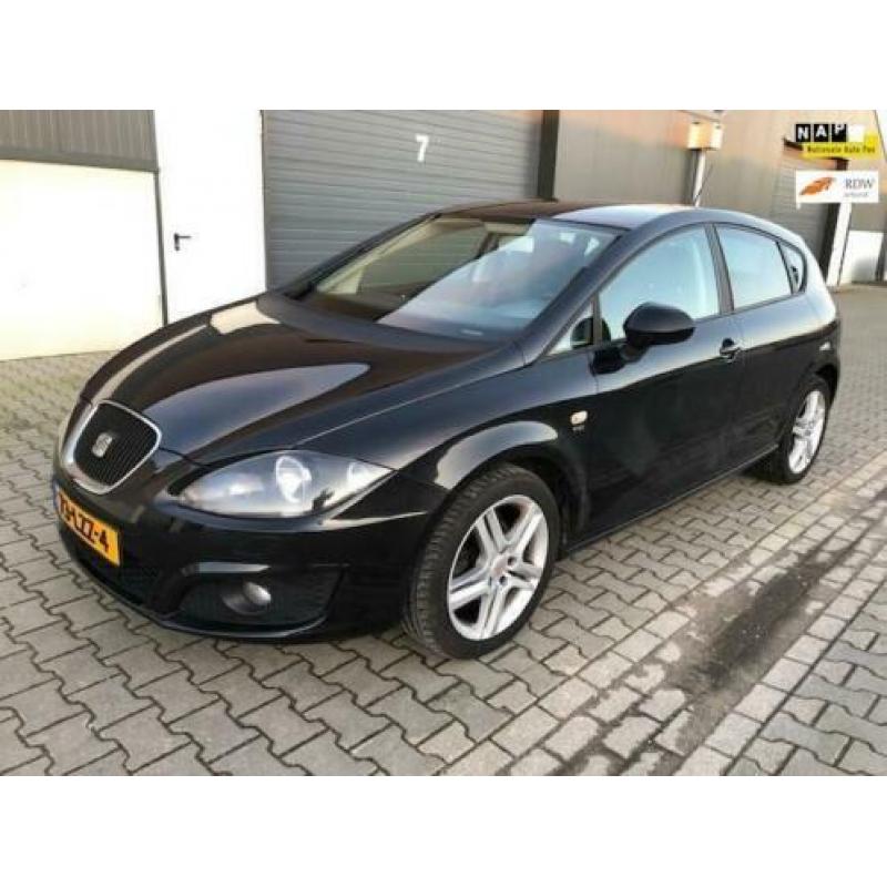 SEAT Leon 1.2 TSI Ecomotive Style Navigatie, Leer, Airco aut