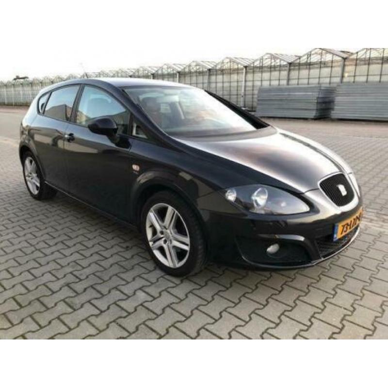 SEAT Leon 1.2 TSI Ecomotive Style Navigatie, Leer, Airco aut