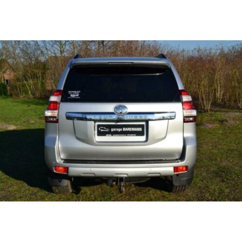 Toyota Land Cruiser 3.0 D-4D-F Executive Blind Van Grijs ken