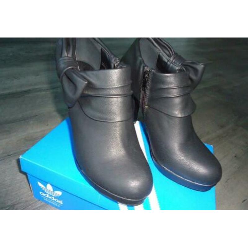 NIEUW! ALICIA SHOES zwart hakken - Maat:39