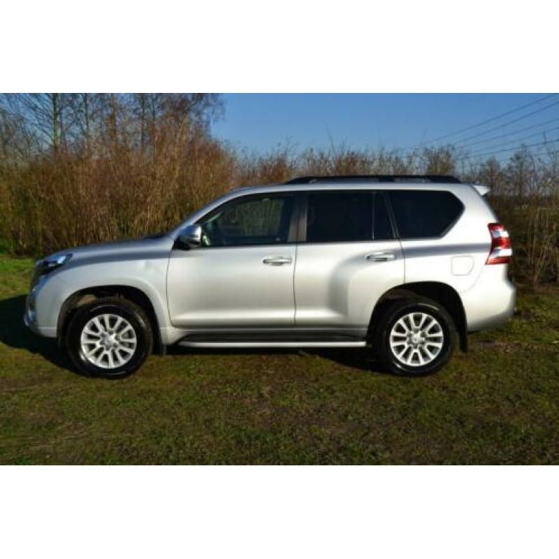 Toyota Land Cruiser 3.0 D-4D-F Executive Blind Van Grijs ken