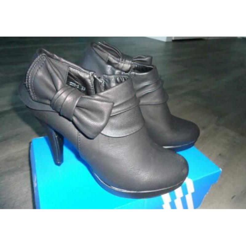 NIEUW! ALICIA SHOES zwart hakken - Maat:39