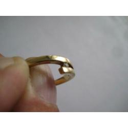 PRACHTIGE GOUDEN RING MET BRILJANT (mp040)