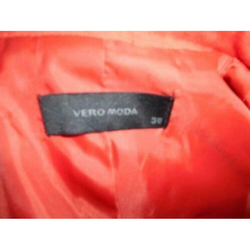 jasje rood vero moda 38 OPRUIMING