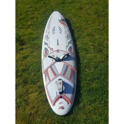 surfplanken - zeilen - masten - gieken