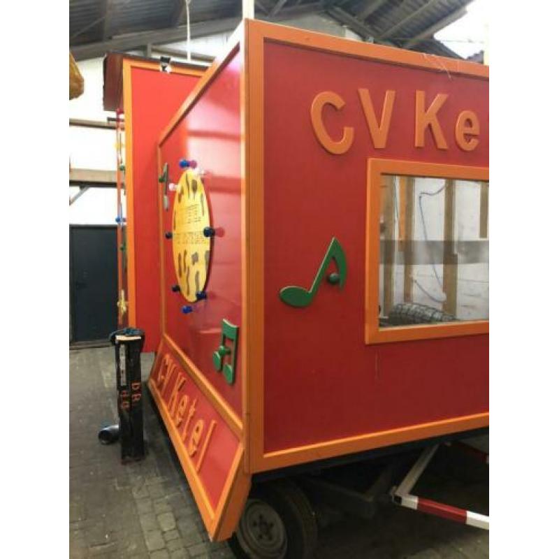 Te koop carnavals muziek wagen
