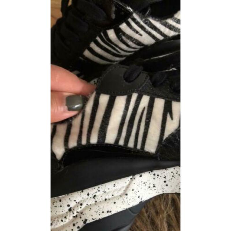 Leuke sneakers maat 39