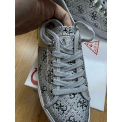 Dames sneakers nieuw 39