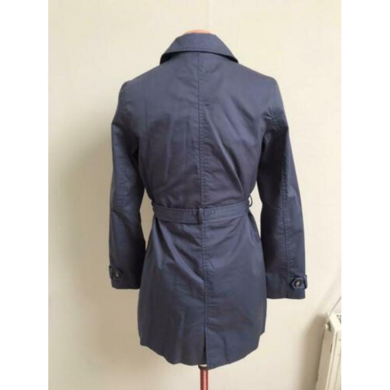 Lavendelblauwe trenchcoat maat 152/158
