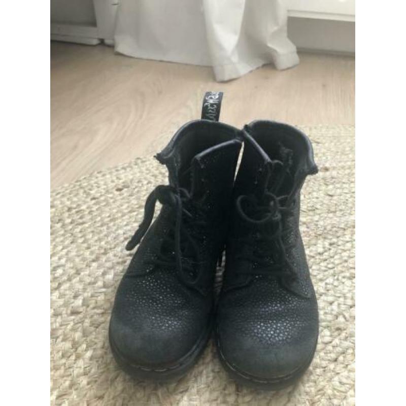 Dr Martens 27